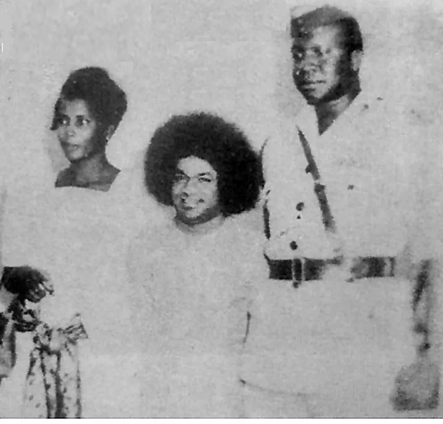 Una de las pocas fotos de Sai Baba con el dictador Idi Amin