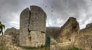 1.Ruinas-del-Castell-de-Llers-by-Albert-Sarola
