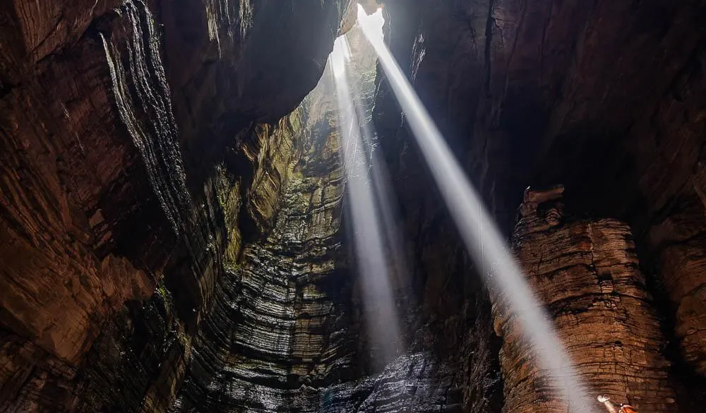 altar-cathedral-light-cueva-de-los-tayos-cave-18